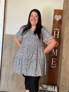 Black & White Floral Tiered Mini Dress/ Tunic Top - Women, Size 2X